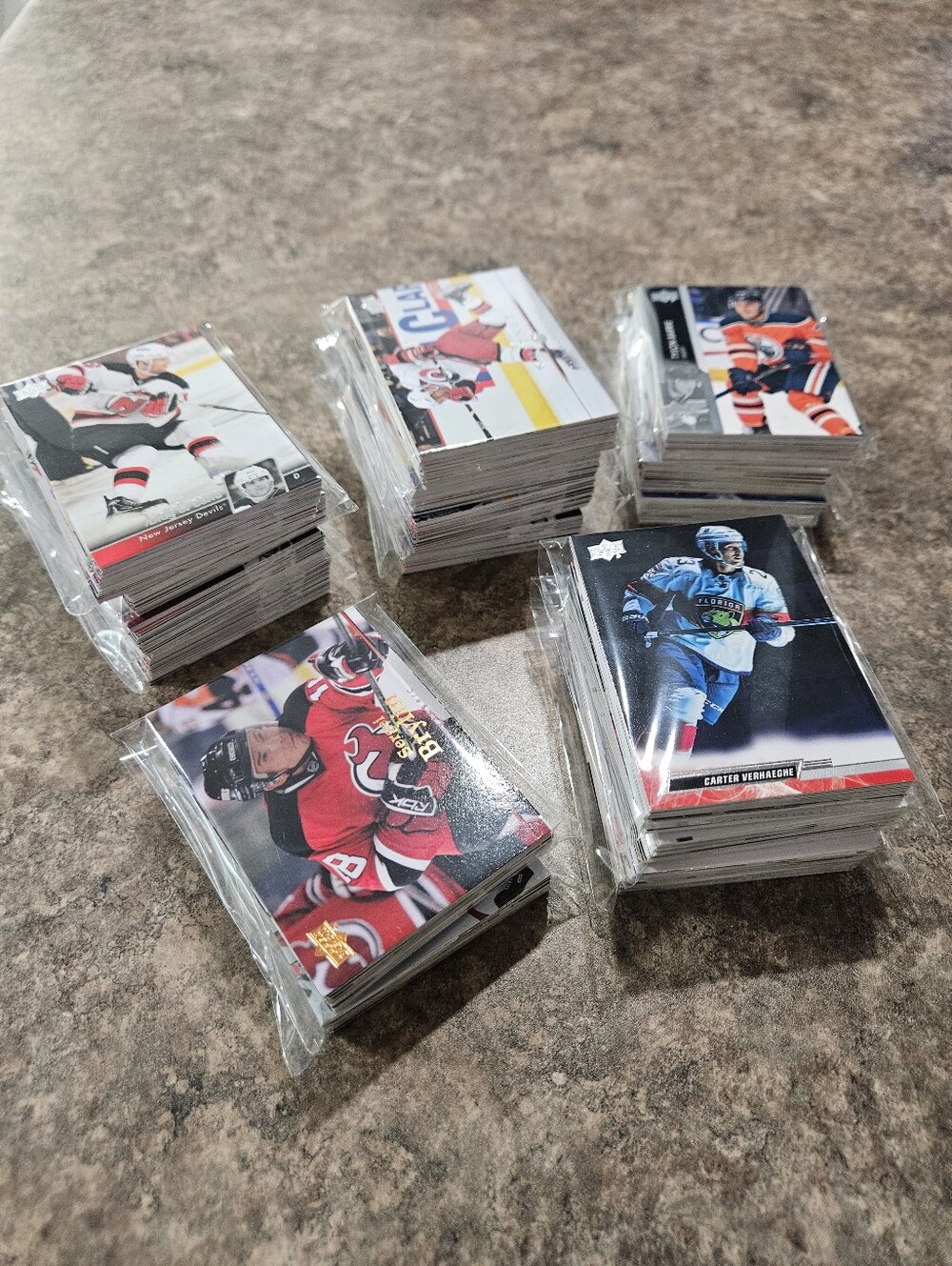 400 Upper Deck NHL Hockey Cards – 16 Packs